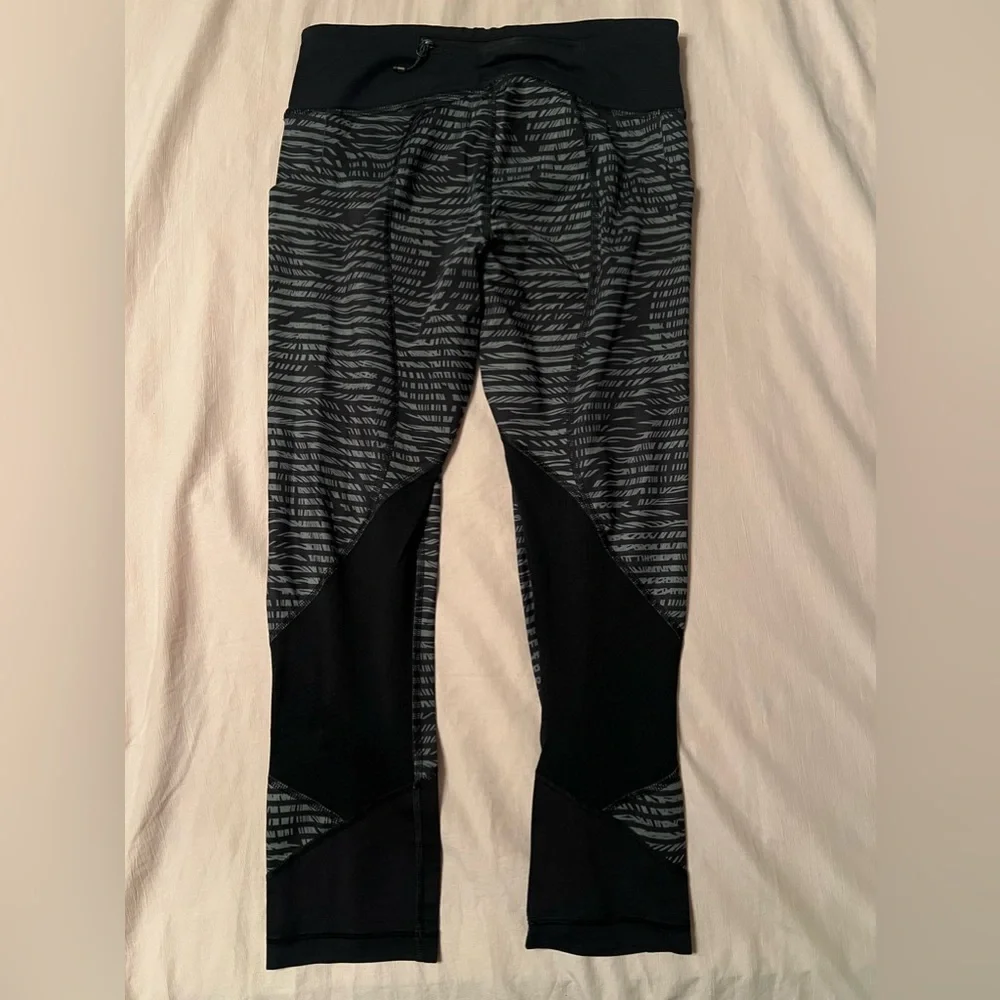 Lululemon Pace Rival Crop Full-On Luxtreme Stripe Play Size 4